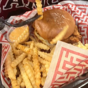 Byrd's Hot Chicken - Sandwich - Chicken Shop Near Me - Algonquin, Illinois Byrd's Hot Chicken - Sandwich - Chicken Shop Near Me - Algonquin, Illinois