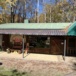 Exterior photo of Pop's Butts On The Creek - Maggie Valley, North Carolina Exterior photo of Pop's Butts On The Creek - Maggie Valley, North Carolina