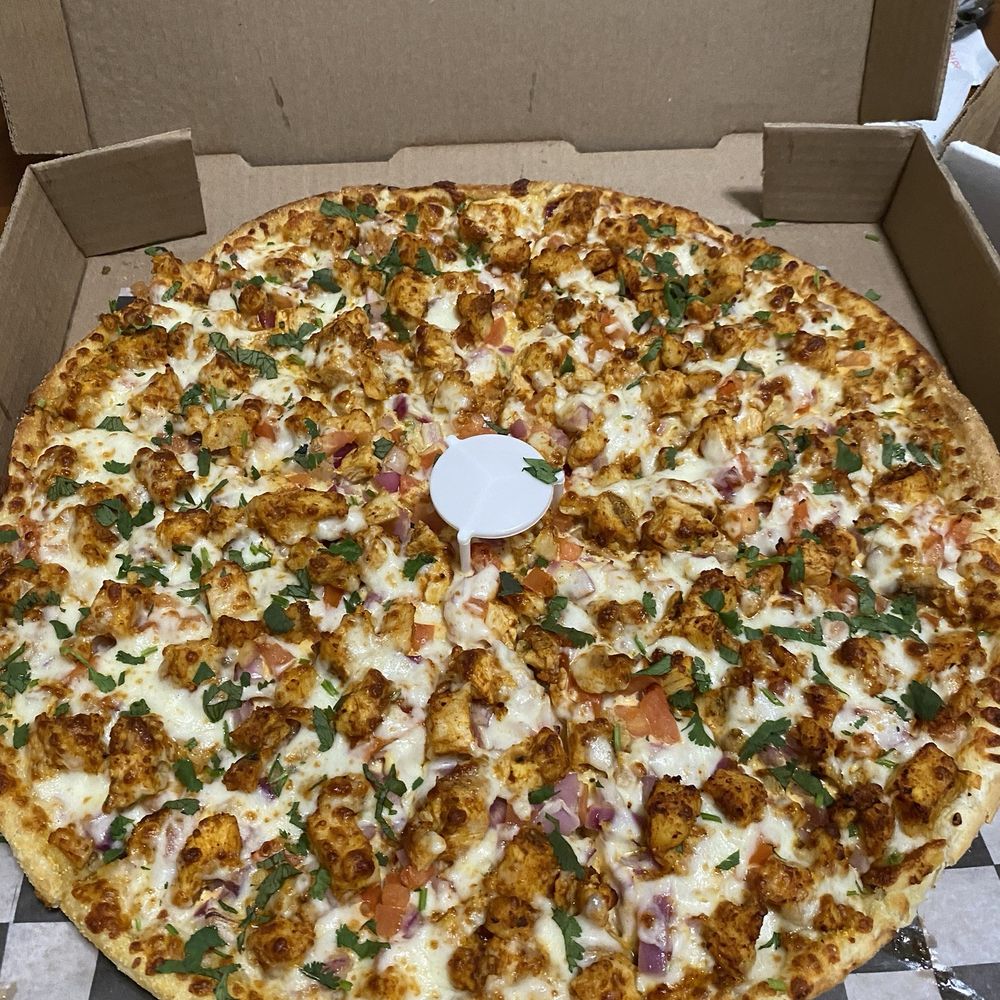 Butter chicken pizza Butter chicken pizza