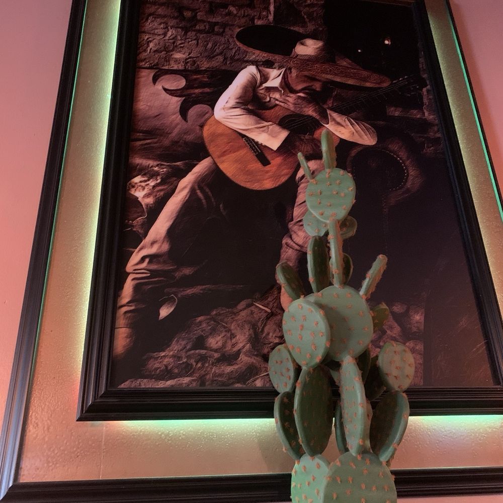 Cabrera's Mexican Cuisine - Decor - Mexican Near Me - Pasadena, California