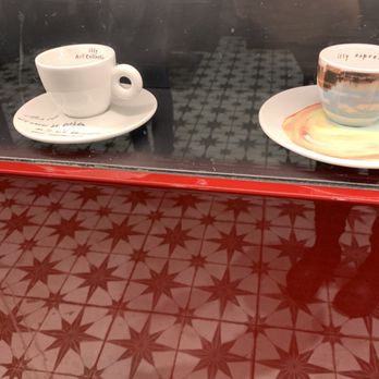 Illy Caffe - Williamsburg - Wine Bars Near Me - Williamsburg, Virginia
