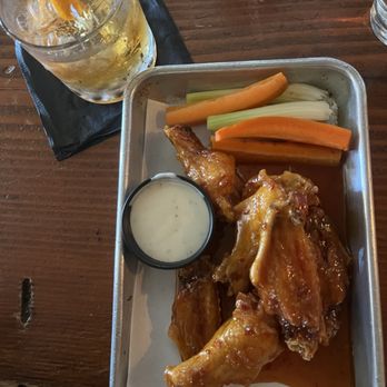 EMRY’s Garden - Spicy Thai chili wings and an old fashioned - Cocktail Bars Near Me - Troy, New York EMRY’s Garden - Spicy Thai chili wings and an old fashioned - Cocktail Bars Near Me - Troy, New York