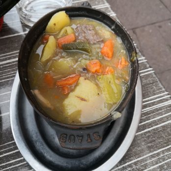 Koifhus Winstub - Baeckeoffe with lid open. 3 types of meat mixed in with veggies. Very filling & tasty! - French Near Me - Colmar, 68
