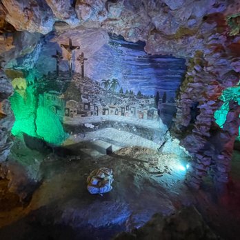 Crystal Shrine Grotto - Local Flavor Near Me - Memphis, Tennessee