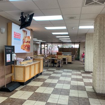 Wendy's - Inside dinning area - Burgers Near Me - Surprise, Arizona Wendy's - Inside dinning area - Burgers Near Me - Surprise, Arizona