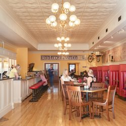 Red Lodge Pizza Co - Interior