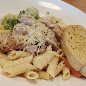Cheddar's Scratch Kitchen - Grilled Chicken Alfredo - Comfort Food Near Me - Kissimmee, Florida Cheddar's Scratch Kitchen - Grilled Chicken Alfredo - Comfort Food Near Me - Kissimmee, Florida