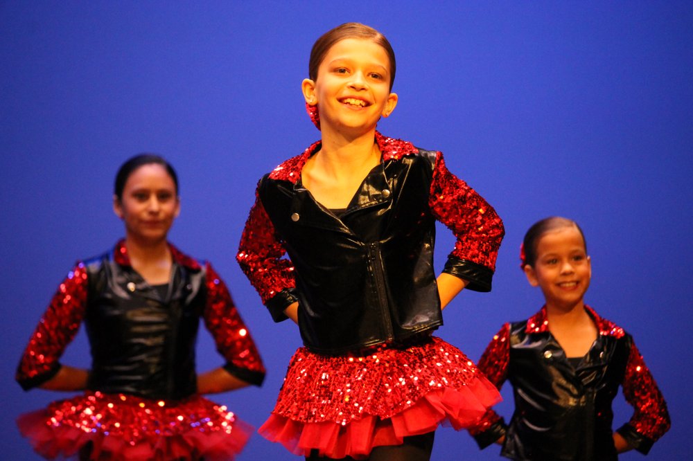Pointe of Grace Dance Studio Logo