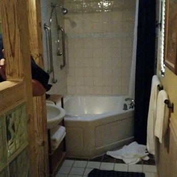 Lodge at Sedona - The tight bathroom - Bed & Breakfast Near Me - Sedona, Arizona Lodge at Sedona - The tight bathroom - Bed & Breakfast Near Me - Sedona, Arizona