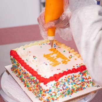 Baskin-Robbins - Birthday cake - Ice Cream & Frozen Yogurt Near Me - Lees Summit, Missouri Baskin-Robbins - Birthday cake - Ice Cream & Frozen Yogurt Near Me - Lees Summit, Missouri