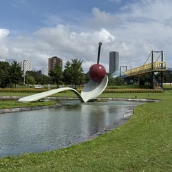 Spoonbridge and Cherry