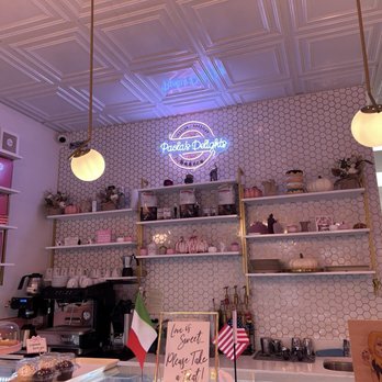 Paola's Delights - Interior - Bakeries Near Me - Chicago, Illinois