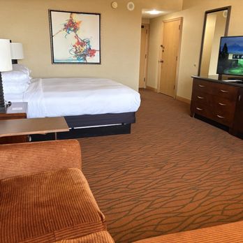 Hilton Orange County/Costa Mesa - Bedroom - Hotels Near Me - Costa Mesa, California