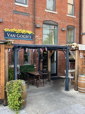 Van Gogh's Eeterie by null
