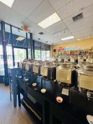 Olive del Mondo: Olive Oils, Vinegars & Vegan Mini Mart by null