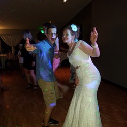 Vibrations Professional Video Disc Jockeys & Photo Booth - Wedding Dance