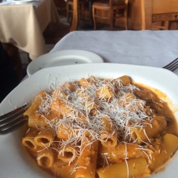 Cafe Baci - Bolognese - Italian Near Me - Westbury, New York