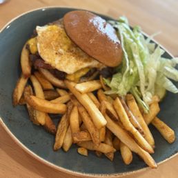 Smash Burger w/cajun fries Smash Burger w/cajun fries