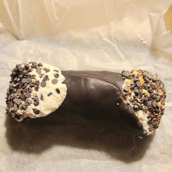 Mike's Pastry - Chocolate chip - Bakeries Near Me - Boston, Massachusetts Mike's Pastry - Chocolate chip - Bakeries Near Me - Boston, Massachusetts