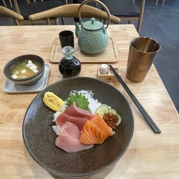 Oni Kuma - CHIRASHI DON - Izakaya Near Me - Mill Valley, California Oni Kuma - CHIRASHI DON - Izakaya Near Me - Mill Valley, California