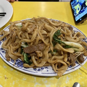 Shan Dong - Deluxe Combination Chow Mein - Chinese Near Me - Oakland, California