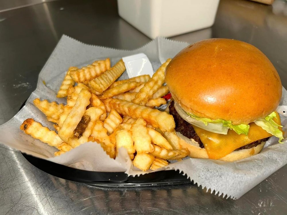 Chabbi’s Sweets & Eats Logo