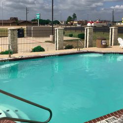 Econo Lodge Inn & Suites