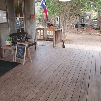 Neighbor's Kitchen & Yard - The patio - Pizza Near Me - Bastrop, Texas Neighbor's Kitchen & Yard - The patio - Pizza Near Me - Bastrop, Texas