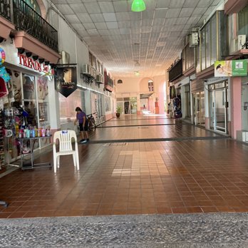 Centro Comercial Villa Vallarta - Shopping Centers Near Me - Puerto Vallarta, JAL