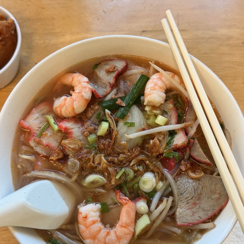 Mong Thu Cafe - Noodle soup with more shrimp hidden below. Very generous!! - Vietnamese Near Me - San Francisco, California Mong Thu Cafe - Noodle soup with more shrimp hidden below. Very generous!! - Vietnamese Near Me - San Francisco, California