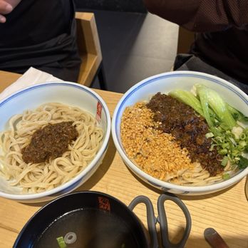 Gol's Lanzhou Noodle - Dan dan noodle - Noodles Near Me - Oakville, Ontario Gol's Lanzhou Noodle - Dan dan noodle - Noodles Near Me - Oakville, Ontario