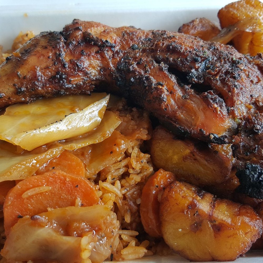 1/4 Poulet + Riz et Plantains 1/4 Poulet + Riz et Plantains