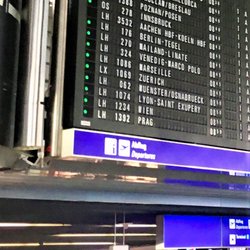 Lufthansa WorldShop - Terminal View