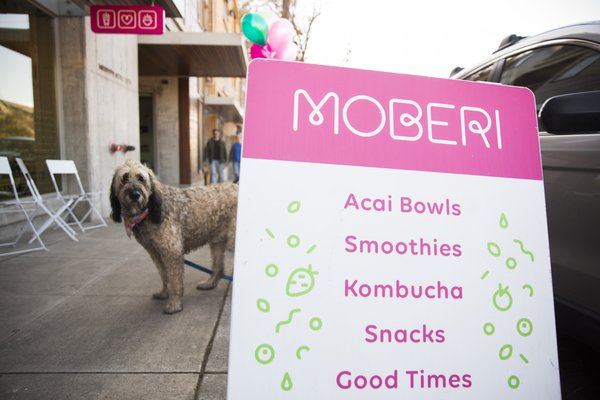 Moberi by null