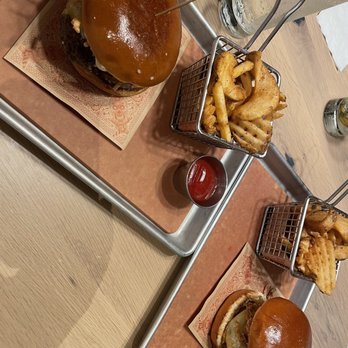 Guy Fieri's Kitchen + Bar - Kobe burgers - American Near Me - Council Bluffs, Iowa Guy Fieri's Kitchen + Bar - Kobe burgers - American Near Me - Council Bluffs, Iowa