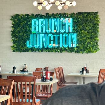 Brunch Junction - Cute decor and fun atmosphere - Breakfast & Brunch Near Me - Pearland, Texas