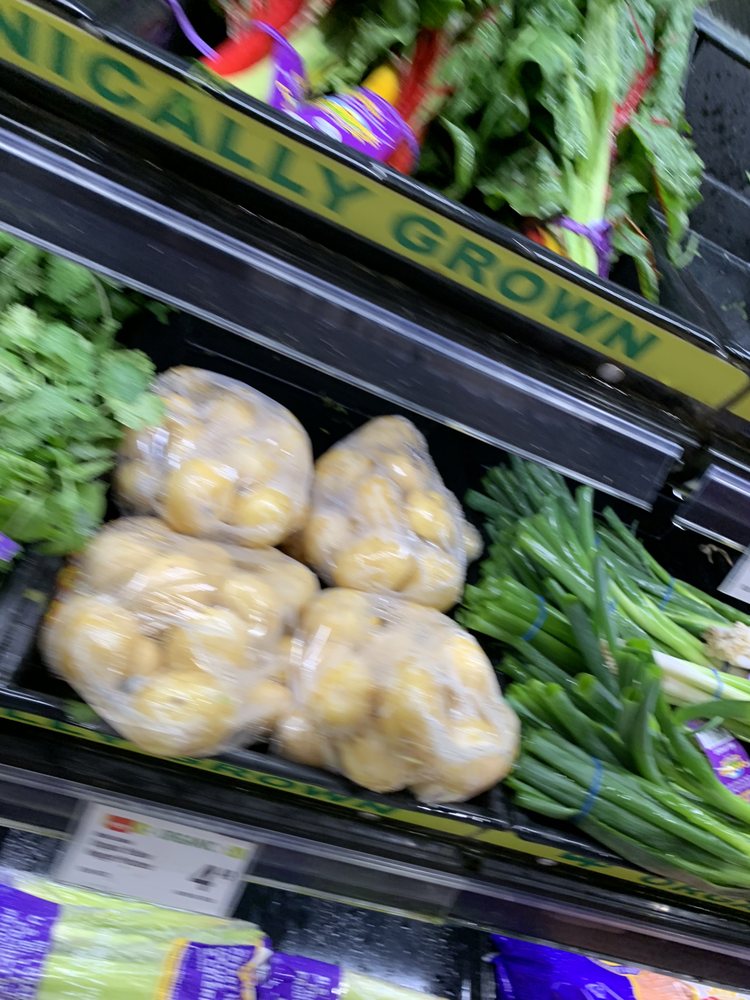 SAVEONFOODS 3175 Lakeshore Road, Kelowna, British Columbia