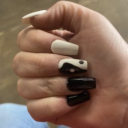Pro Nails - Acrylic full set with gel color and design