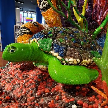 IT'SUGAR - Life size ocean jelly bean display - Candy Stores Near Me - Honolulu, Hawaii