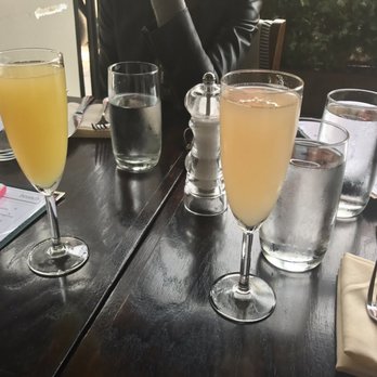 Verde on Smith - (From left to right) mango and peach Bellinis - Italian Near Me - Brooklyn, New York Verde on Smith - (From left to right) mango and peach Bellinis - Italian Near Me - Brooklyn, New York