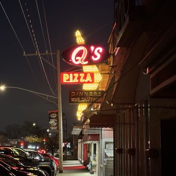 Q's Restaurant & Pizzeria - Front entrance - Pizza Near Me - Hillside, Illinois Q's Restaurant & Pizzeria - Front entrance - Pizza Near Me - Hillside, Illinois