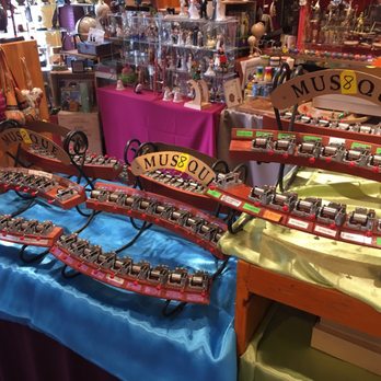 Avanti la Musica - A large selection of musical box songs--you pick the enclosure box separately. - Gift Shops Near Me - Paris, 75