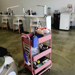 Nail Lounge