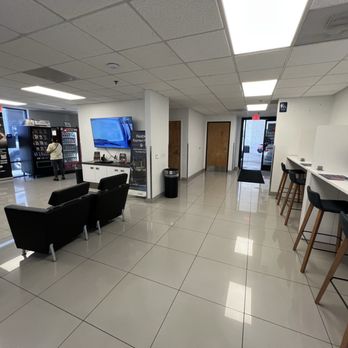 Car Pros Honda El Monte - Concierge , tables and chairs if you are waiting for cars - Car Dealers Near Me - El Monte, California