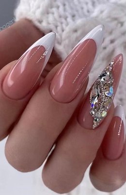 Hand Designs & Crystals - At QQ Nails Spa @ Waxing, we pride ourselves on our high level of customer service. We know how important it is for you to look your best, and feel your best. That is why we have chosen the best, and most experienced nail technicians to cater to our clients. Hand Designs & Crystals - At QQ Nails Spa @ Waxing, we pride ourselves on our high level of customer service. We know how important it is for you to look your best, and feel your best. That is why we have chosen the best, and most experienced nail technicians to cater to our clients.