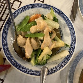 Emperor's Choice Restaurant - Chicken with Broccoli - Chinese Near Me - Chicago, Illinois Emperor's Choice Restaurant - Chicken with Broccoli - Chinese Near Me - Chicago, Illinois