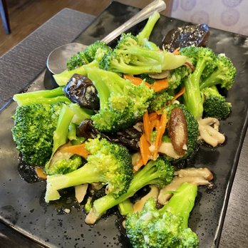 Super Juicy Dumplings - 48. Stir-Fried Broccoli with Garlic - Dim Sum Near Me - Brea, California Super Juicy Dumplings - 48. Stir-Fried Broccoli with Garlic - Dim Sum Near Me - Brea, California