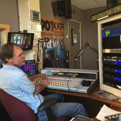 KKFI FM - 90.1 Community Radio - Friday night at KKFI!