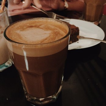 La Graine Brûlée - Moka and brownie party - Cafes Near Me - Montreal, Quebec