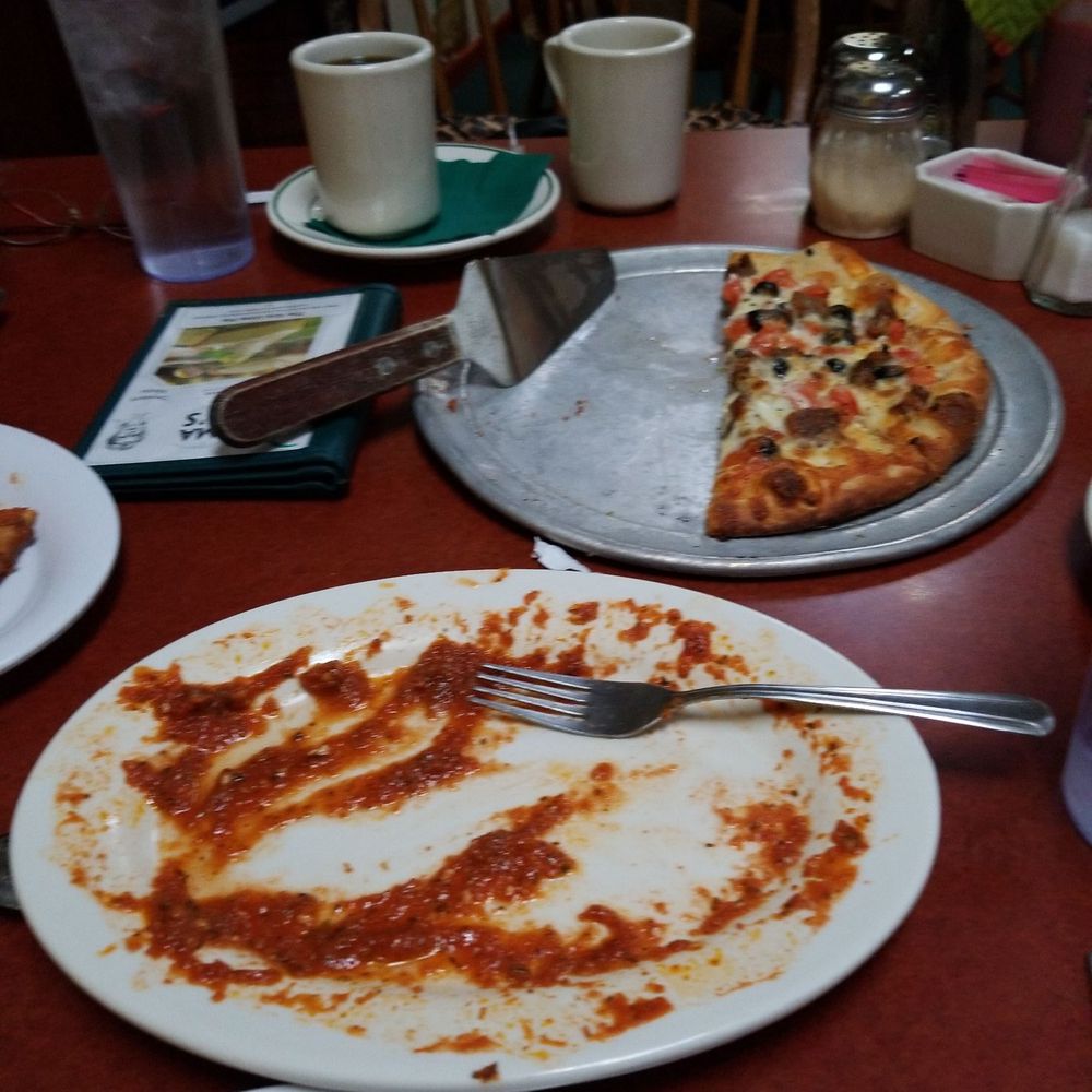 Mama Lucci's - Gyro pizza and an appetizer of spaghetti with marinara sauce (well an empty plate). - Italian Near Me - Leesburg, Virginia Mama Lucci's - Gyro pizza and an appetizer of spaghetti with marinara sauce (well an empty plate). - Italian Near Me - Leesburg, Virginia